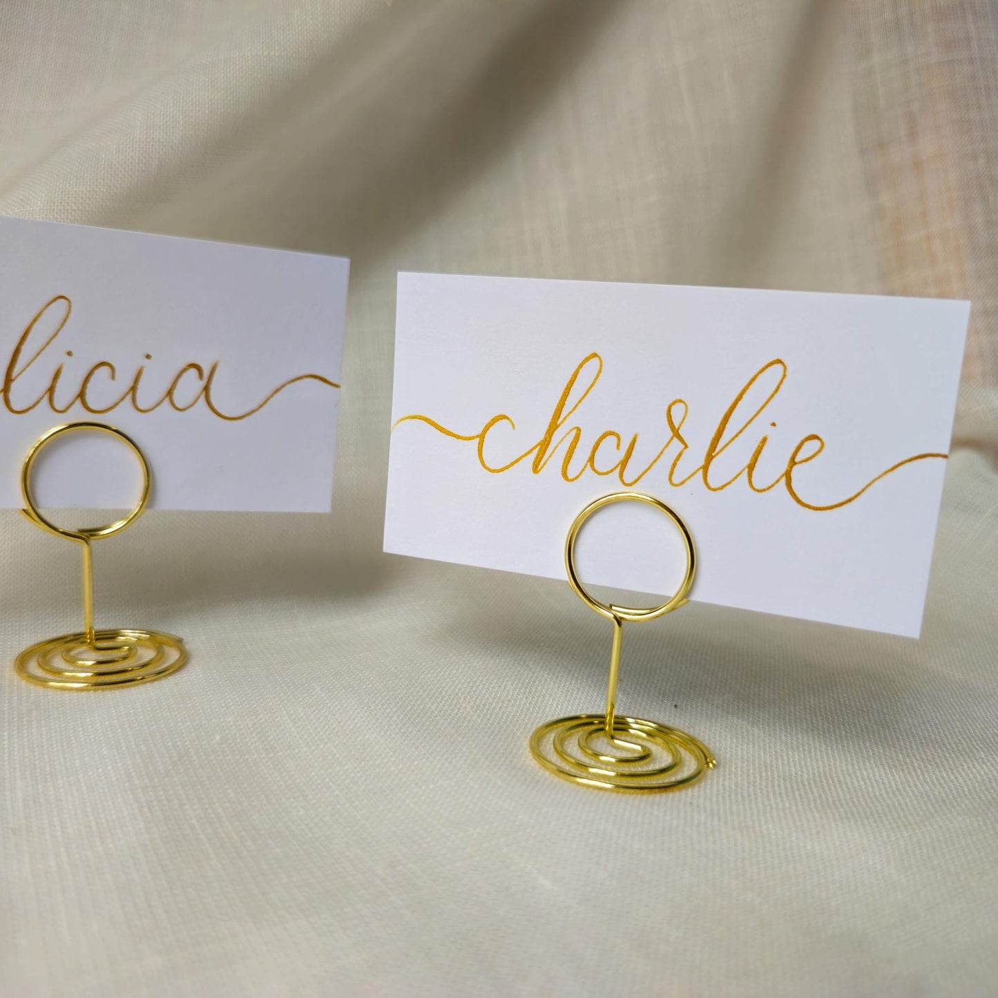 Place Name and Matching Holder, Round Circle Metal Wedding Name Card Stand, White and Gold Calligraphy, Table Number, Wedding Table