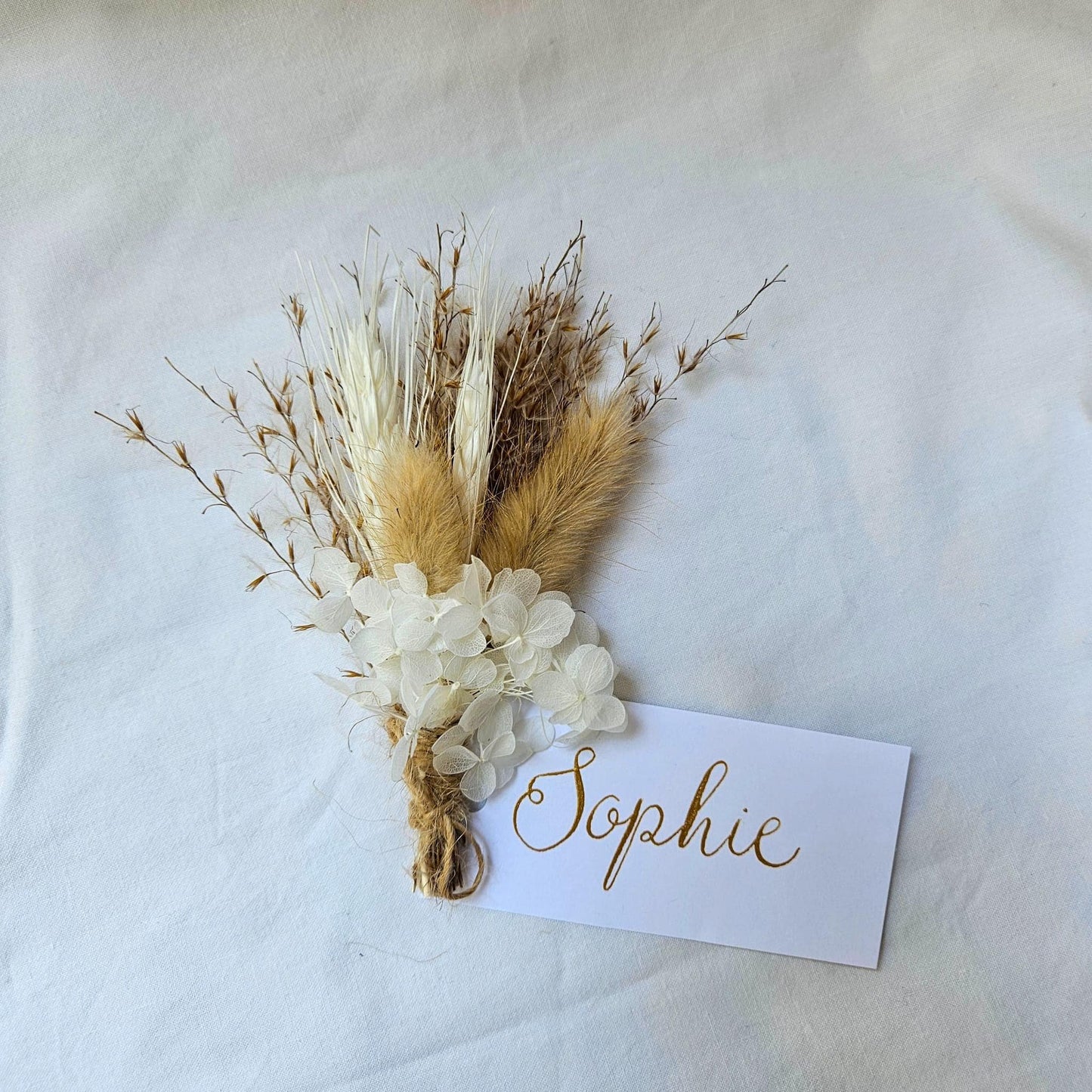 Mini Dried Flower Bouquet with Handwritten Place Name | Handwritten Calligraphy Place Card | Table Plan | White | Gold | Wedding