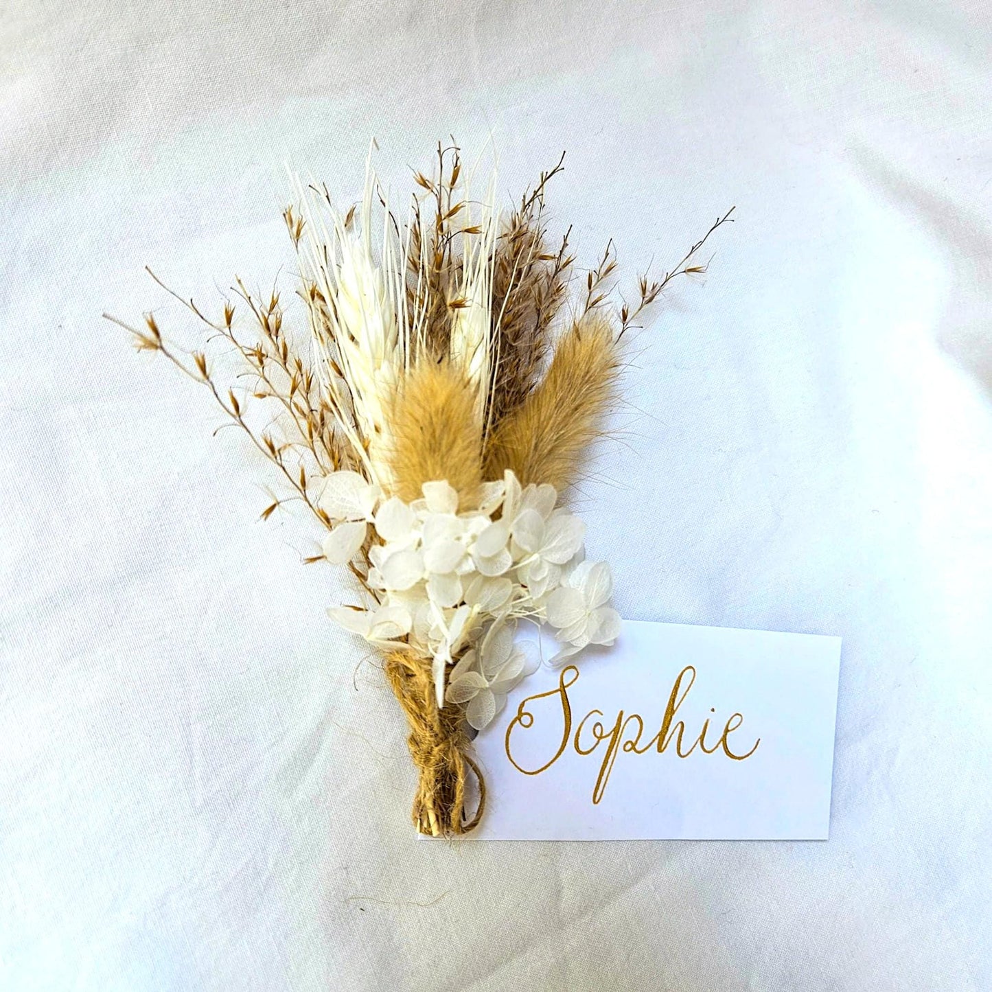 Mini Dried Flower Bouquet with Handwritten Place Name | Handwritten Calligraphy Place Card | Table Plan | White | Gold | Wedding