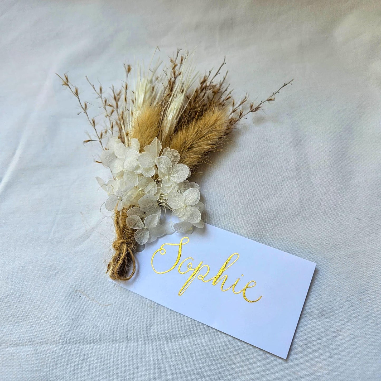 Mini Dried Flower Bouquet with Handwritten Place Name | Handwritten Calligraphy Place Card | Table Plan | White | Gold | Wedding