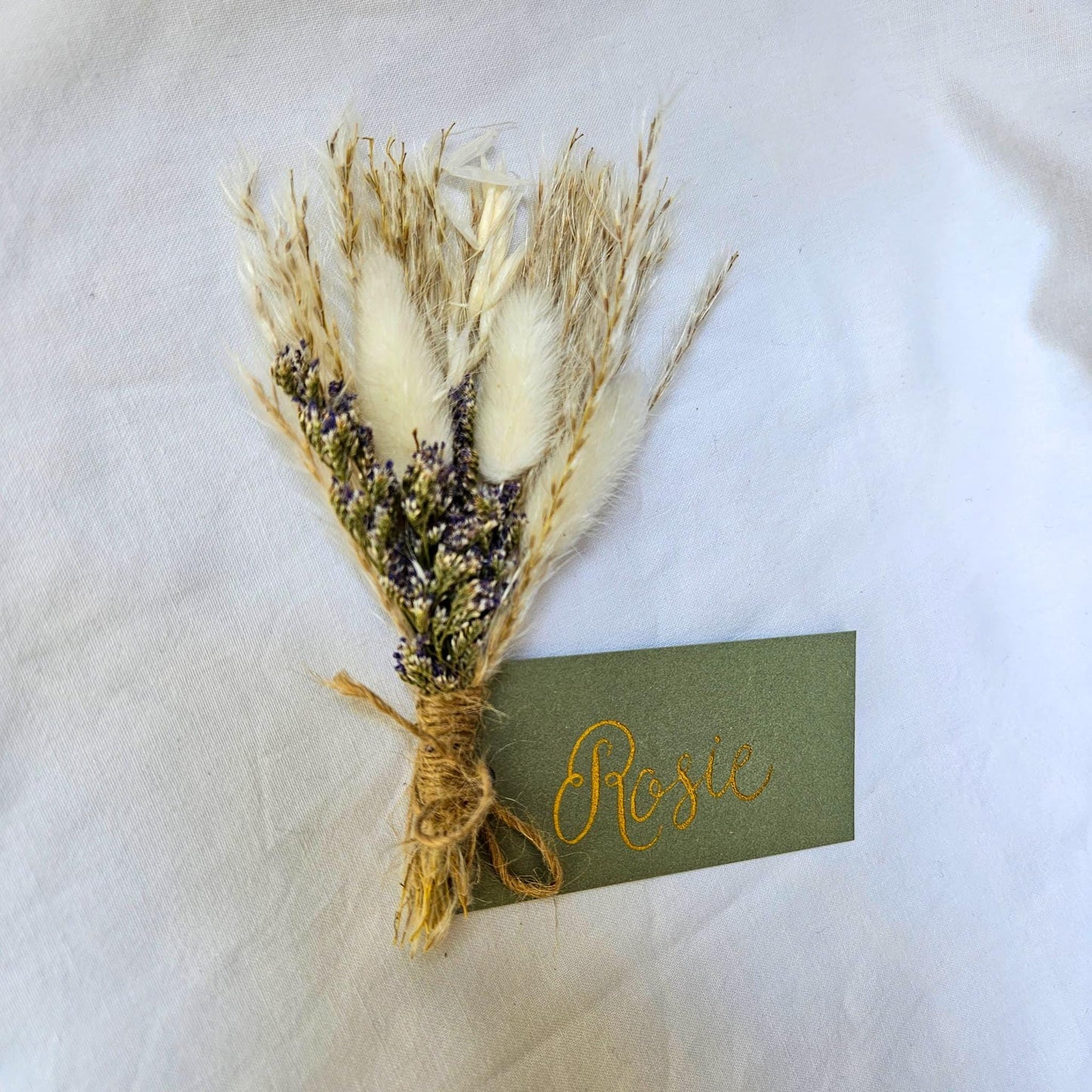 Mini Dried Flower Bouquet with Handwritten Place Name | Handwritten Calligraphy Place Card | Table Plan | Sage Green | Gold | Wedding