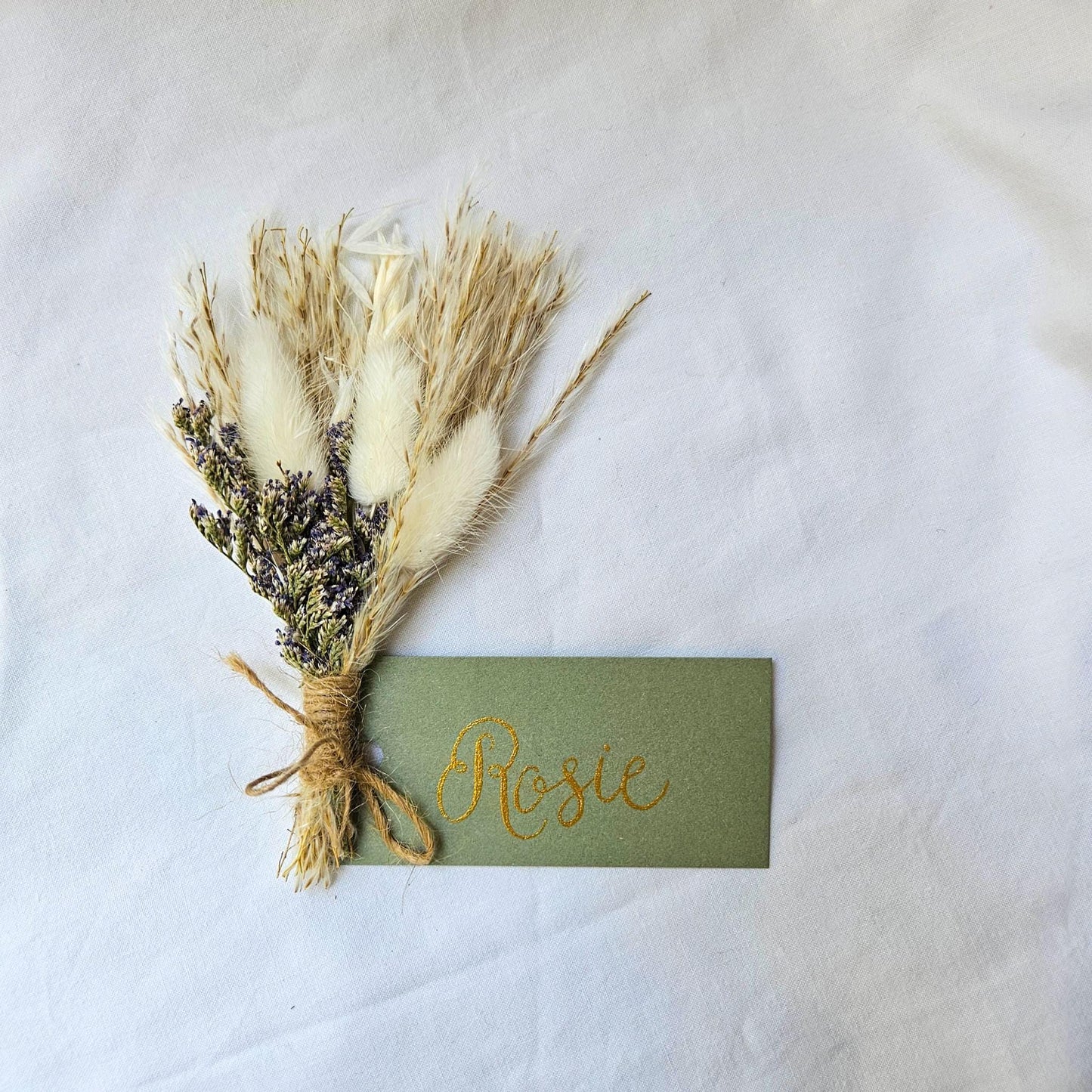 Mini Dried Flower Bouquet with Handwritten Place Name | Handwritten Calligraphy Place Card | Table Plan | Sage Green | Gold | Wedding
